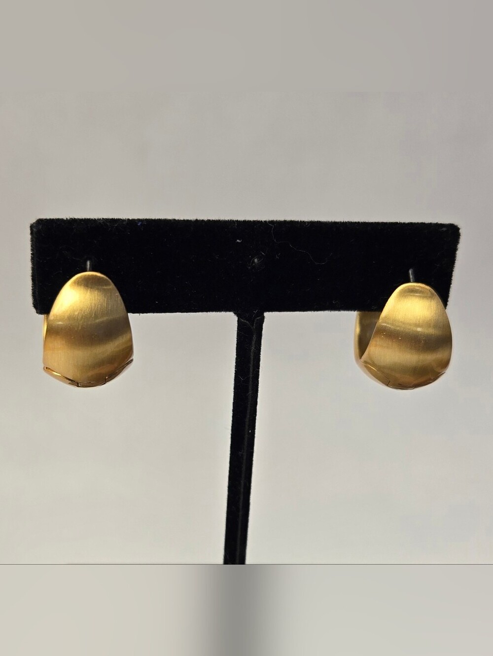 Dean Davidson Flow Huggie Hoop Earrings - Picture 6 of 11